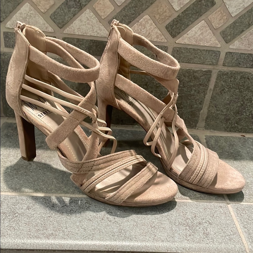 Stylish Tan Strappy Heels